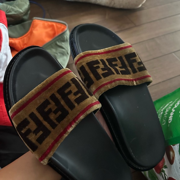 Fendi slides - Picture 1 of 3